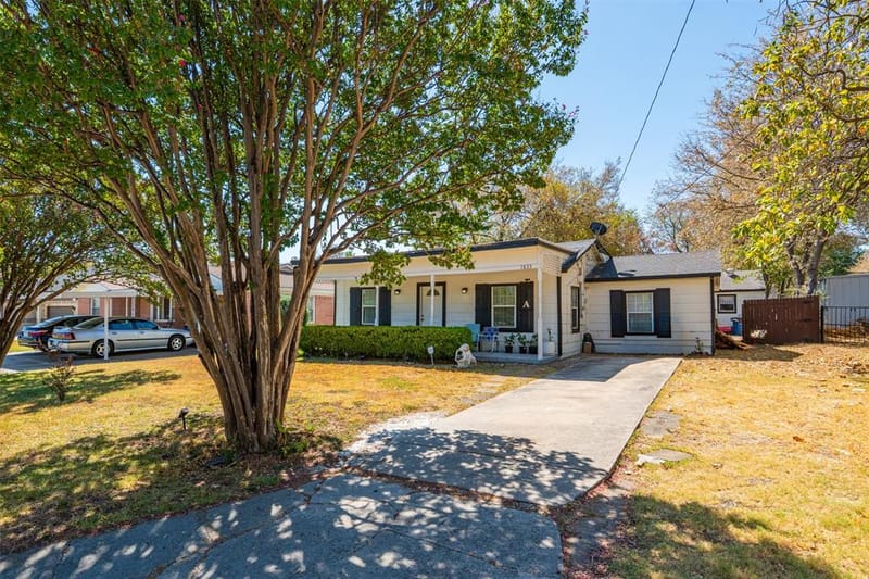 7833 Tacoma Drive, White Settlement TX 76108 - Photo 2