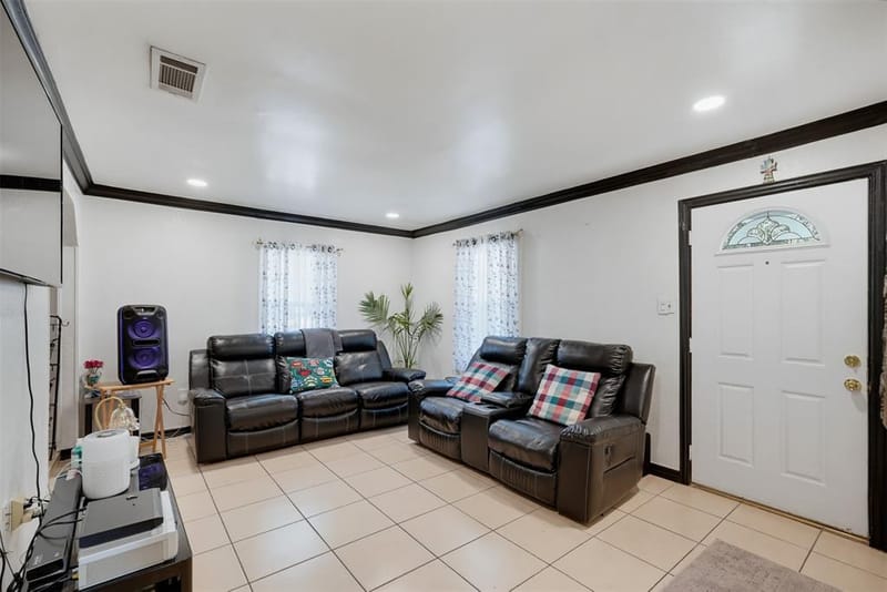 7833 Tacoma Drive, White Settlement TX 76108 - Photo 5