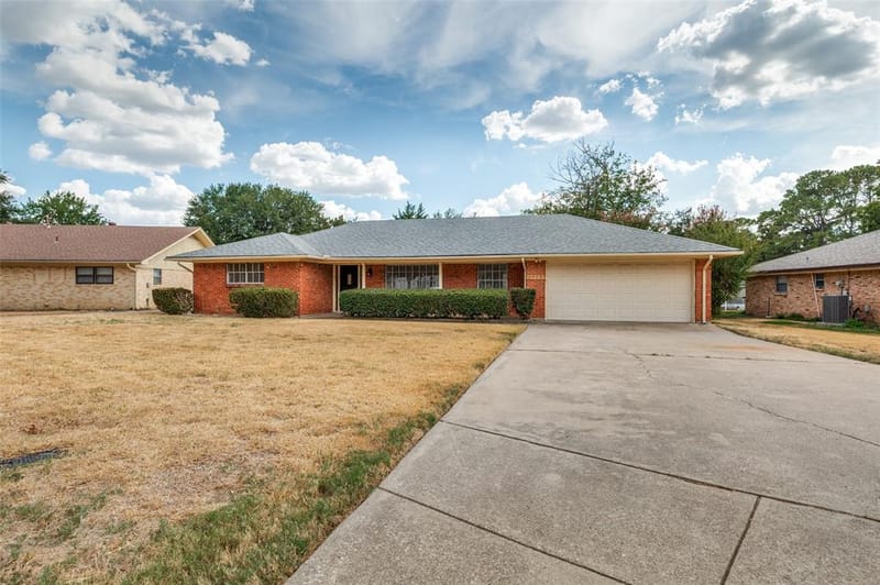 1713 Briardale Court, Arlington TX 76013 - Photo 2