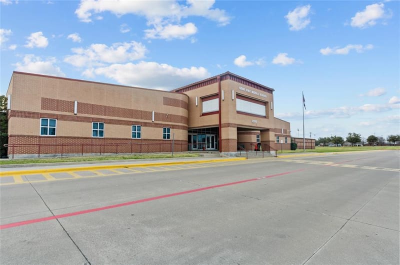 1037 Auburn Drive, Justin TX 76247 - Photo 14