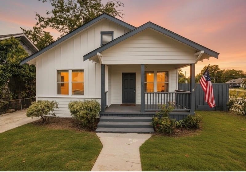 403 Parkview Avenue, Dallas TX 75223 - Photo 2