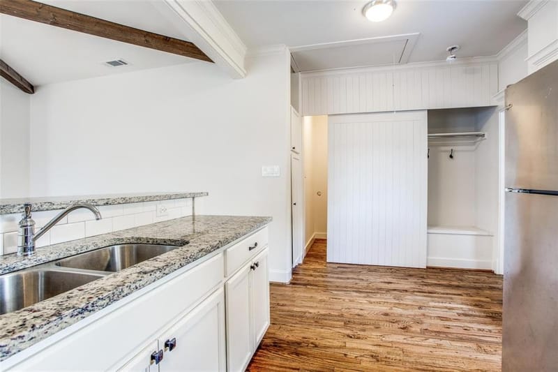 403 Parkview Avenue, Dallas TX 75223 - Photo 6