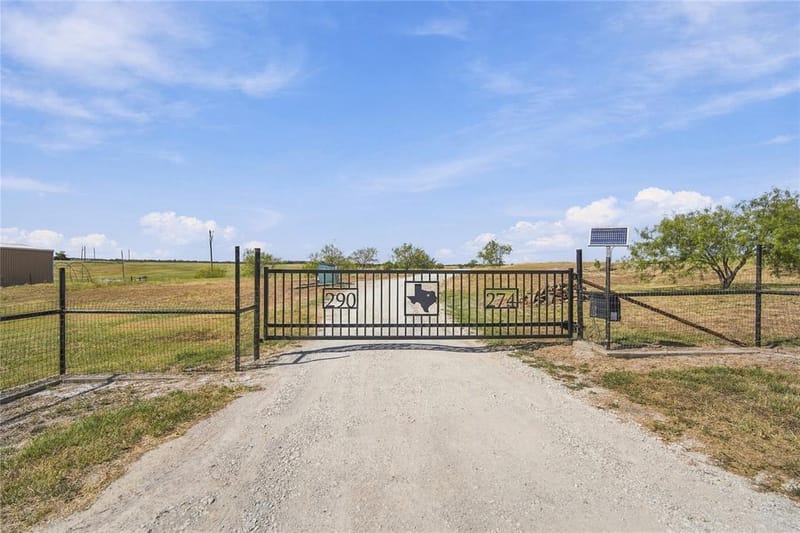 290 Barton Road, Maypearl TX 76064 - Photo 28