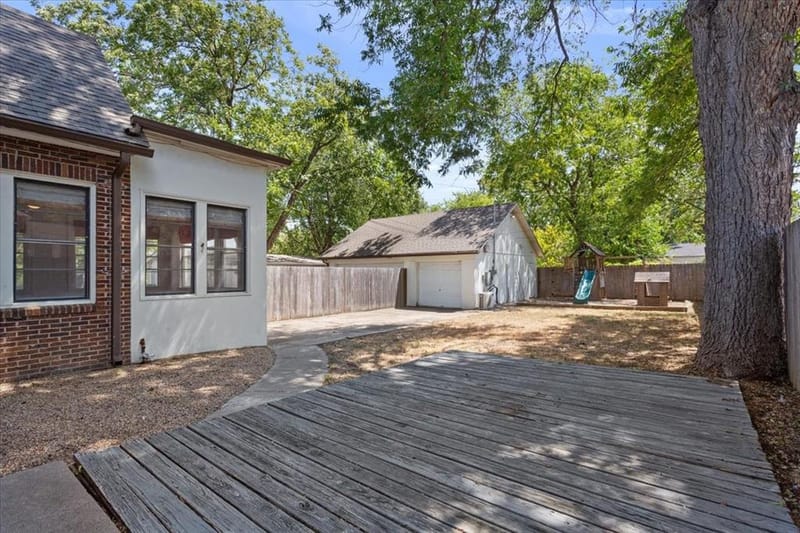 2122 COLCORD Avenue, Waco TX 76707 - Photo 36