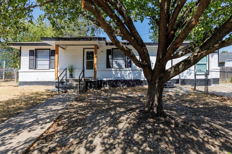 2347 Village Way, Dallas TX 75216