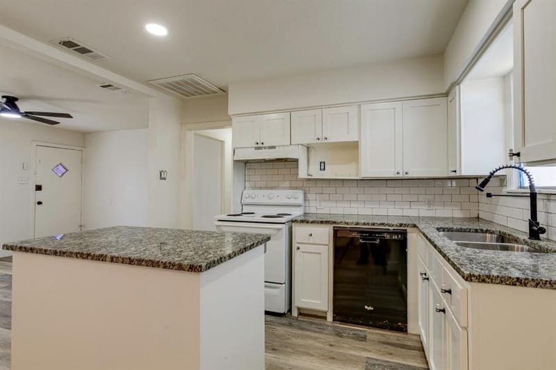 2347 Village Way, Dallas TX 75216 - Photo 9
