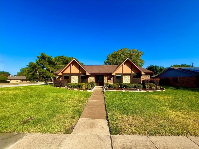 442 Valley Glen Drive, Richardson TX 75080