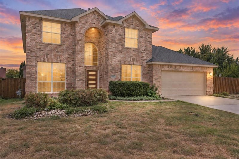2831 Atrium Drive, Grand Prairie TX 75052