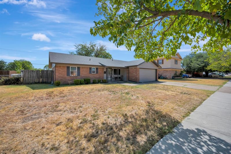 512 E Mission Street, Crowley TX 76036 - Photo 38
