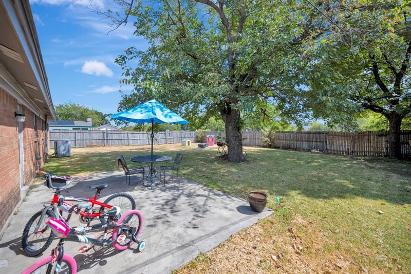512 E Mission Street, Crowley TX 76036 - Photo 33
