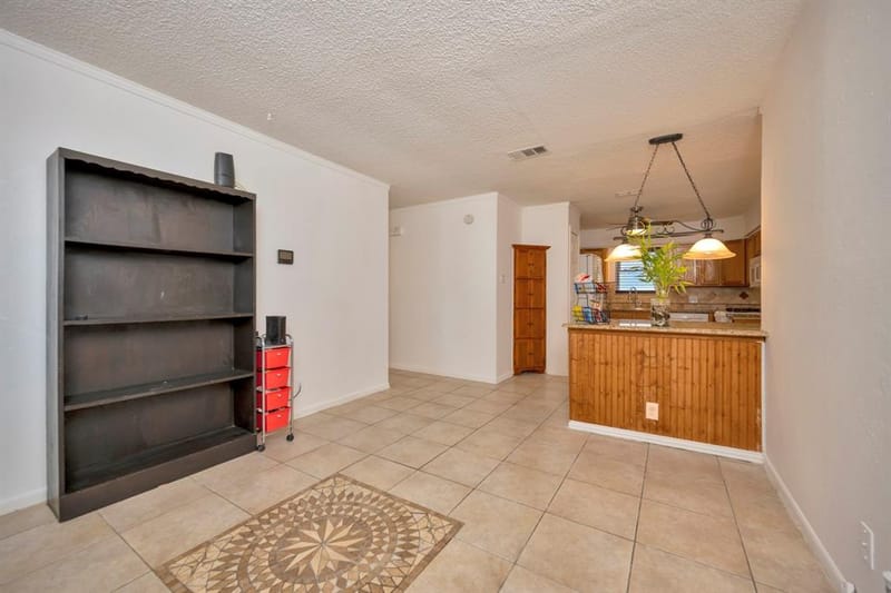 512 E Mission Street, Crowley TX 76036 - Photo 29