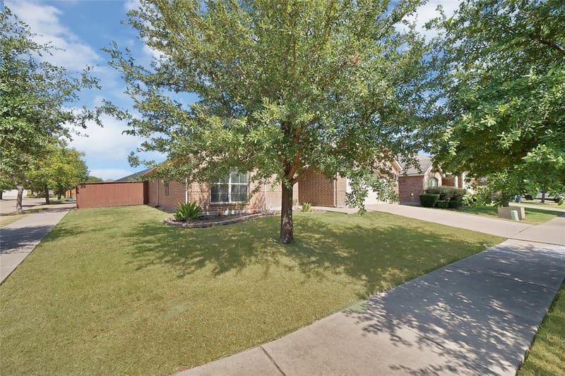 2029 Wellington Point, Heartland TX 75126 - Photo 3