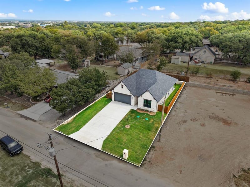 605 Mustang Trail, Granbury TX 76049 - Photo 27