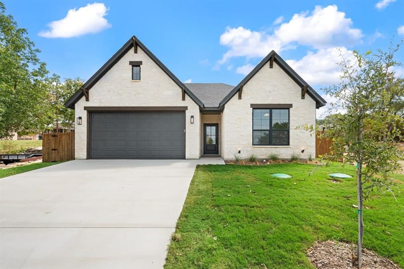 605 Mustang Trail, Granbury TX 76049 - Photo 22