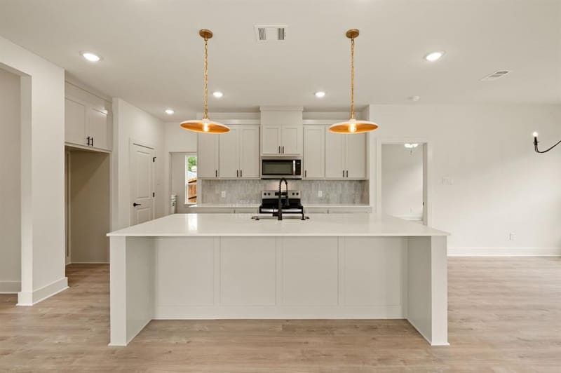 605 Mustang Trail, Granbury TX 76049 - Photo 7