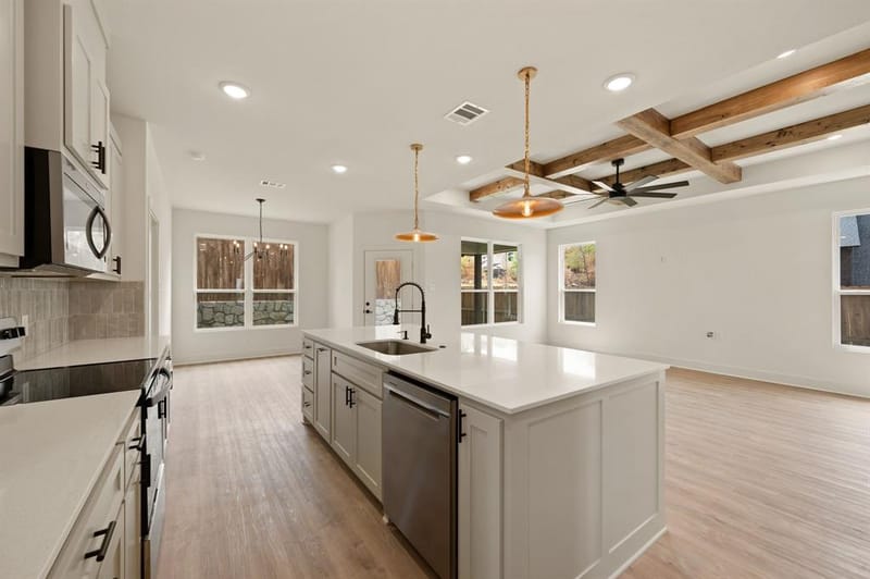 605 Mustang Trail, Granbury TX 76049 - Photo 10