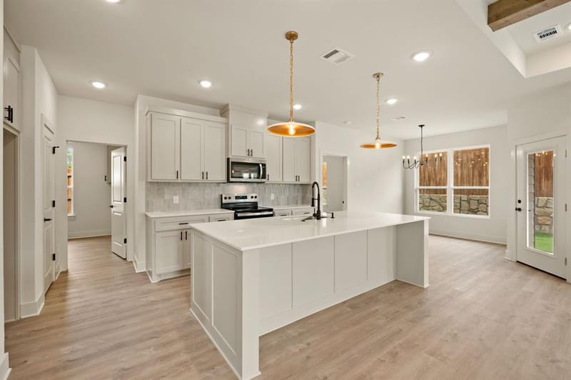 605 Mustang Trail, Granbury TX 76049 - Photo 8
