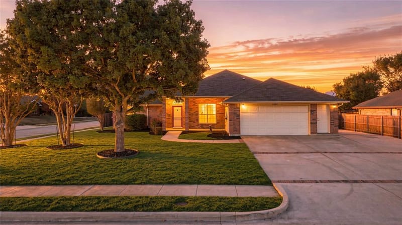1701 Manten Boulevard, Denton TX 76208