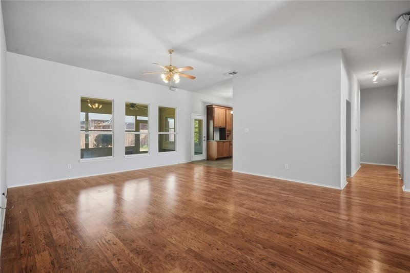 1701 Manten Boulevard, Denton TX 76208 - Photo 10
