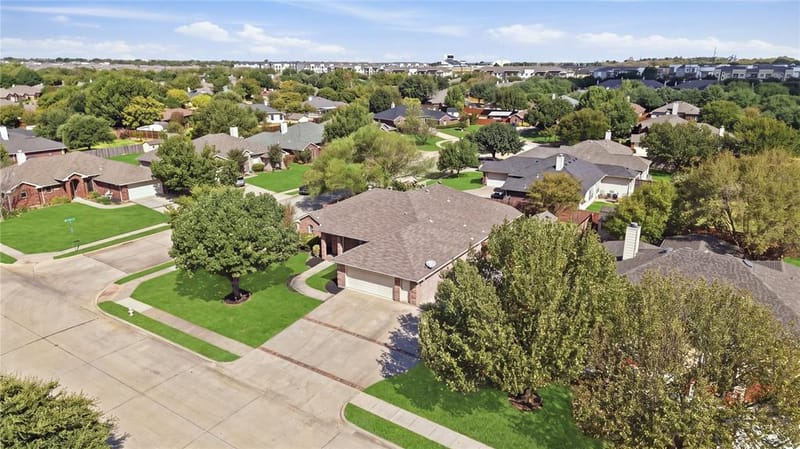 1701 Manten Boulevard, Denton TX 76208 - Photo 4
