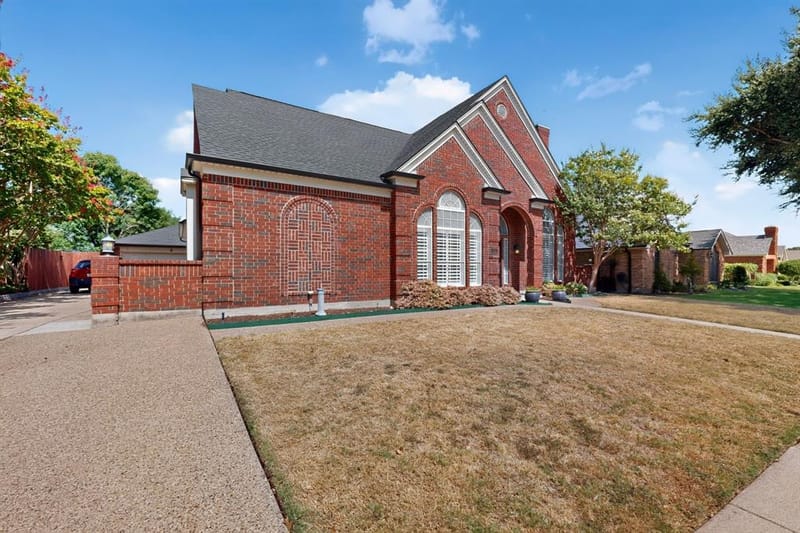 542 Clayton Street, Grand Prairie TX 75052 - Photo 2