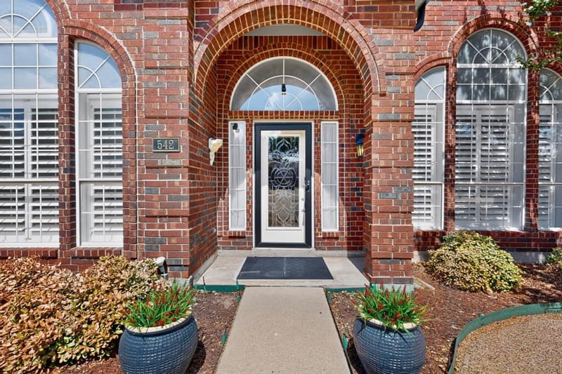 542 Clayton Street, Grand Prairie TX 75052 - Photo 3