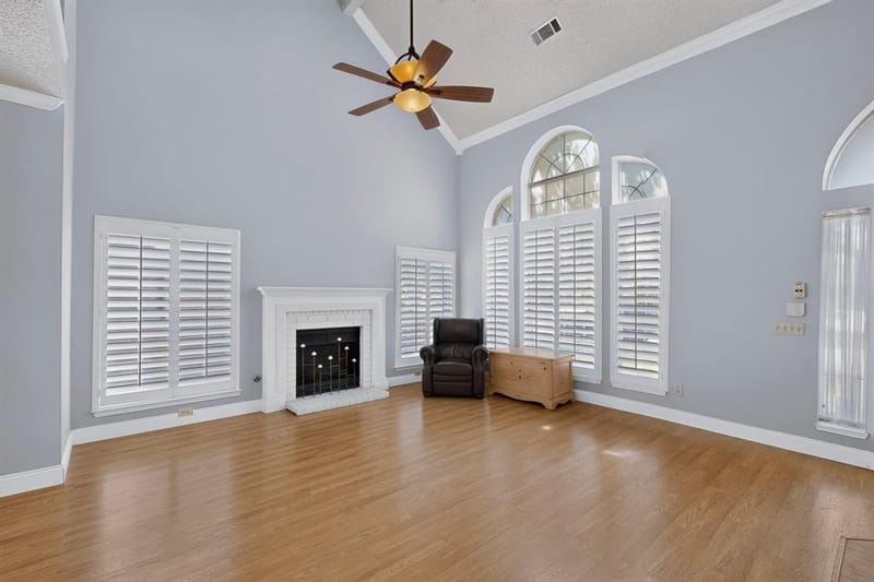 542 Clayton Street, Grand Prairie TX 75052 - Photo 5