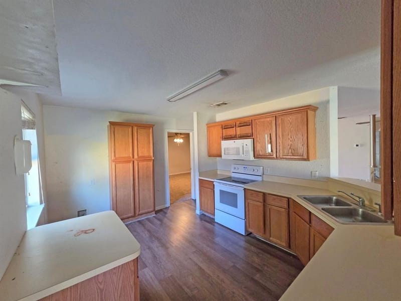 6204 Kelly Drive, Granbury TX 76048 - Photo 16