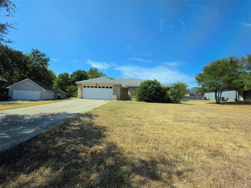 6204 Kelly Drive, Granbury TX 76048