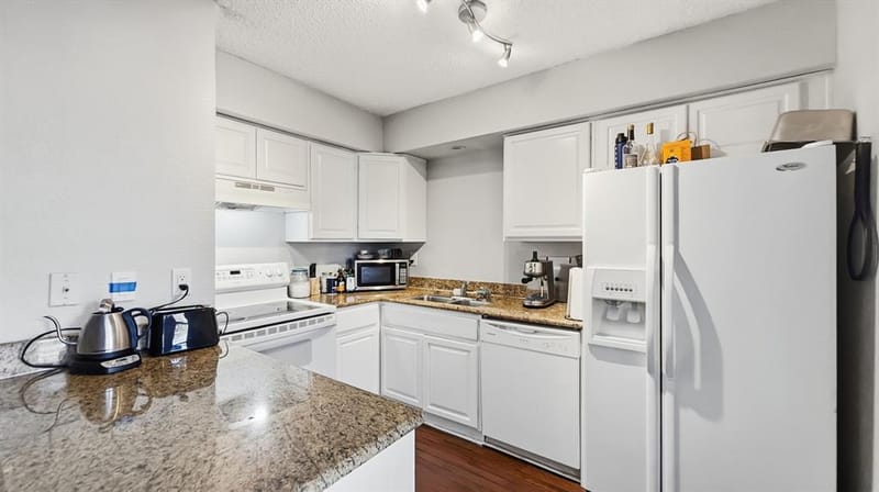 5232 Fleetwood Oaks Avenue # 216, Dallas TX 75235 - Photo 7