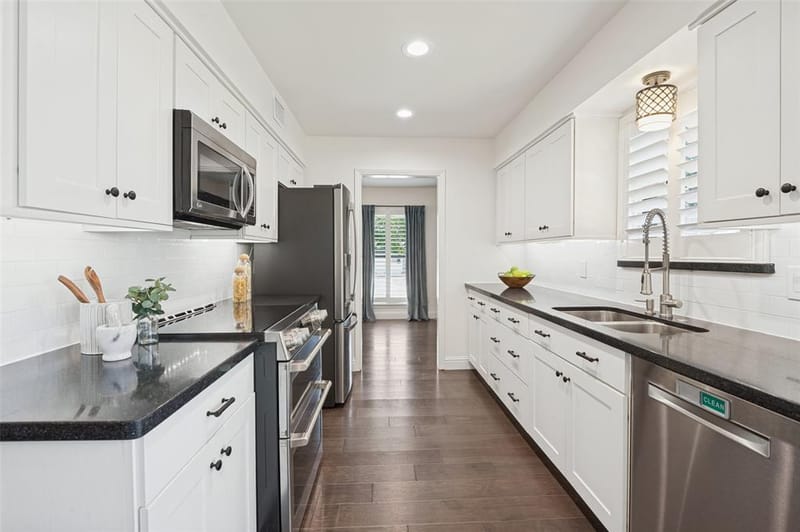 906 Loganwood Avenue, Richardson TX 75080 - Photo 10