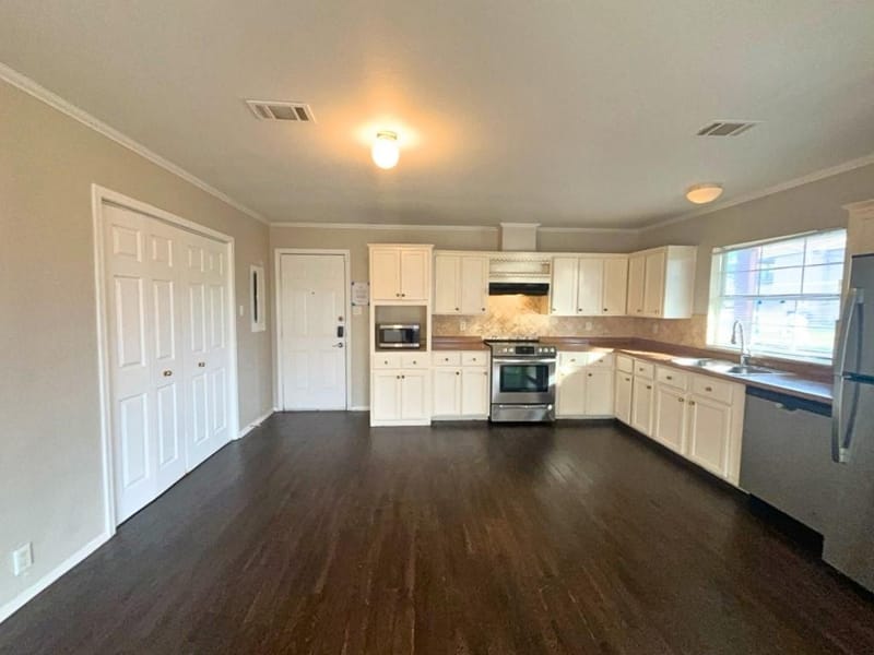 2511 Kavasar Drive, Dallas TX 75241 - Photo 6