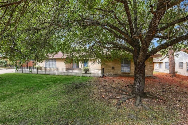 6408 Chapman Drive, Greenville TX 75402 - Photo 4