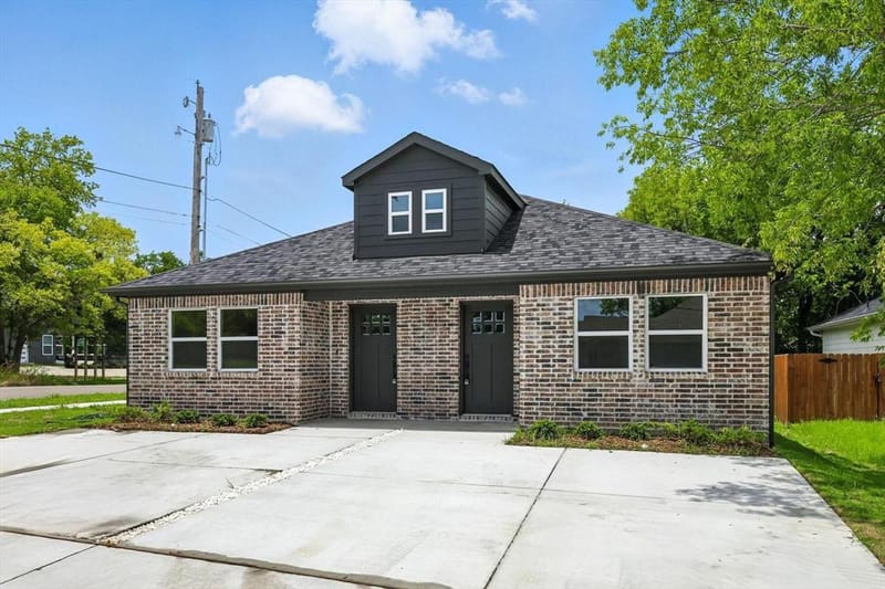 3206 Sayle Street # 102, Greenville TX 75401 - Photo 2