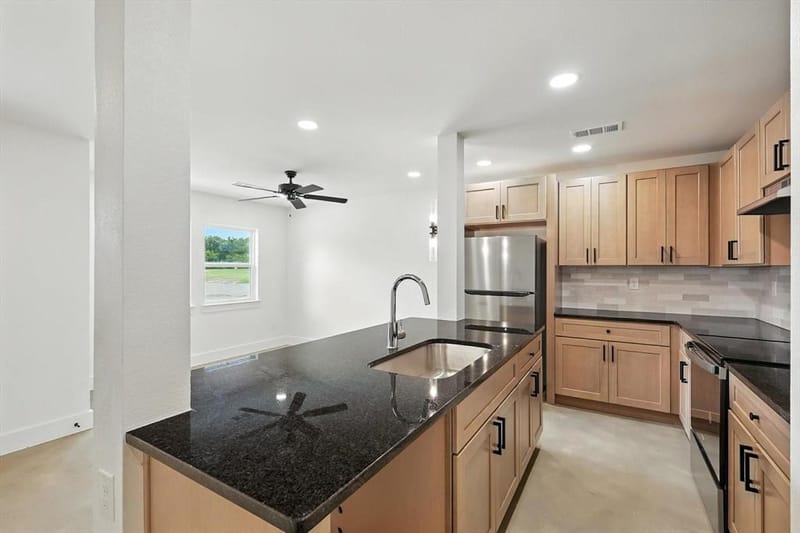 3206 Sayle Street # 102, Greenville TX 75401 - Photo 6