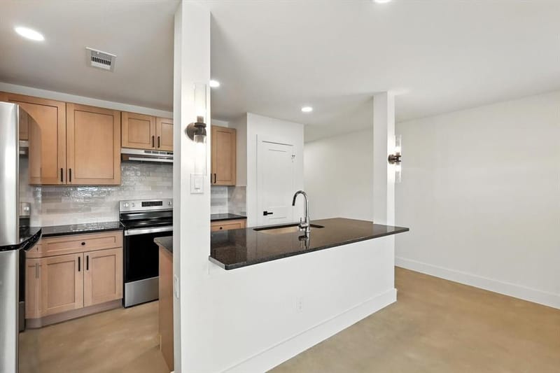 3206 Sayle Street # 102, Greenville TX 75401 - Photo 4