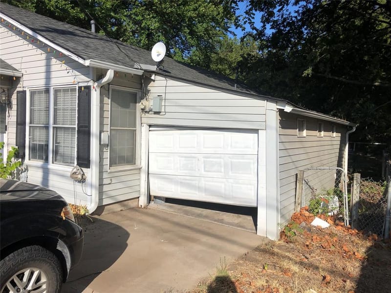 404 N Mill Street, Bowie TX 76230 - Photo 2