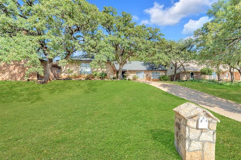 2225 Ridgedale Drive, Arlington TX 76013