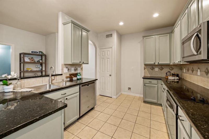 4952 Paddock Drive, Fort Worth TX 76244 - Photo 16