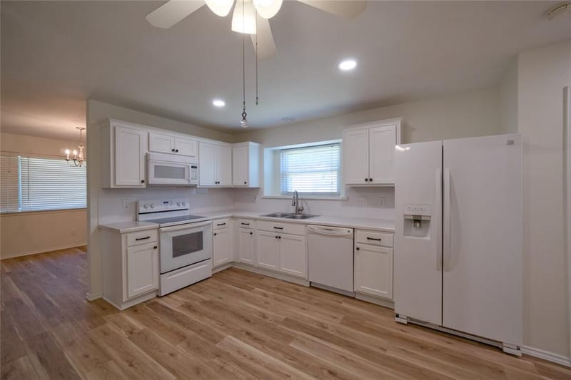 2336 Carlisle Court, Grand Prairie TX 75052 - Photo 12