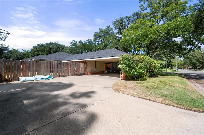 2001 W Park Avenue, Corsicana TX 75110 - Photo 36