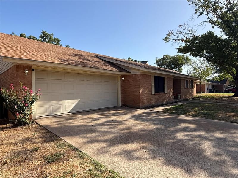 604 Kingwood Drive, Mineral Wells TX 76067 - Photo 32