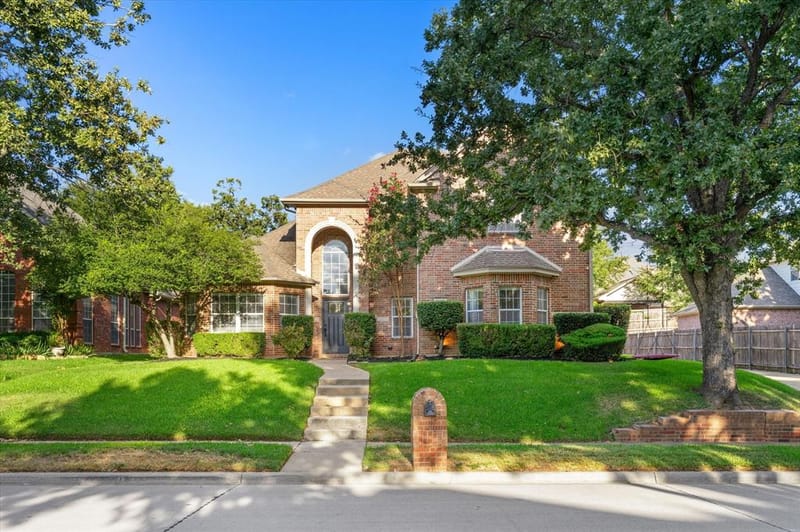 8212 Hallmark Drive, North Richland Hills TX 76182 - Photo 2