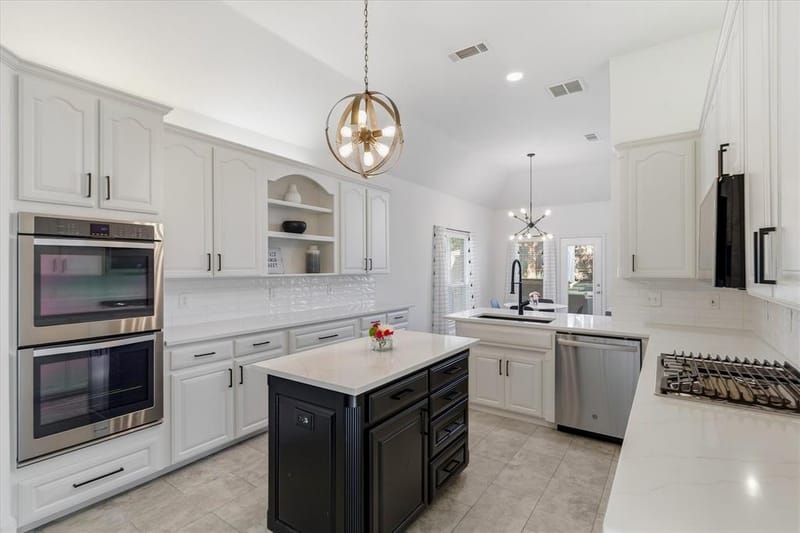8212 Hallmark Drive, North Richland Hills TX 76182 - Photo 4