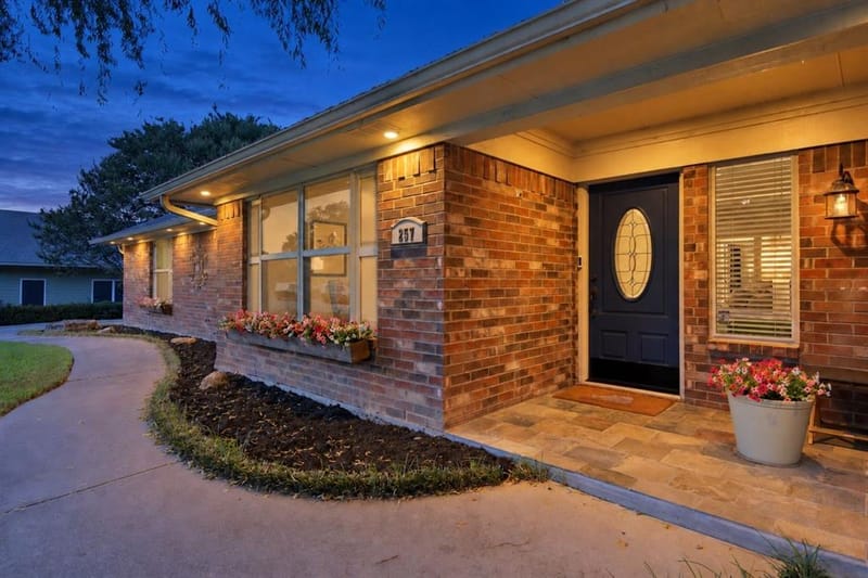 257 Willow Ridge Road, Fort Worth TX 76103