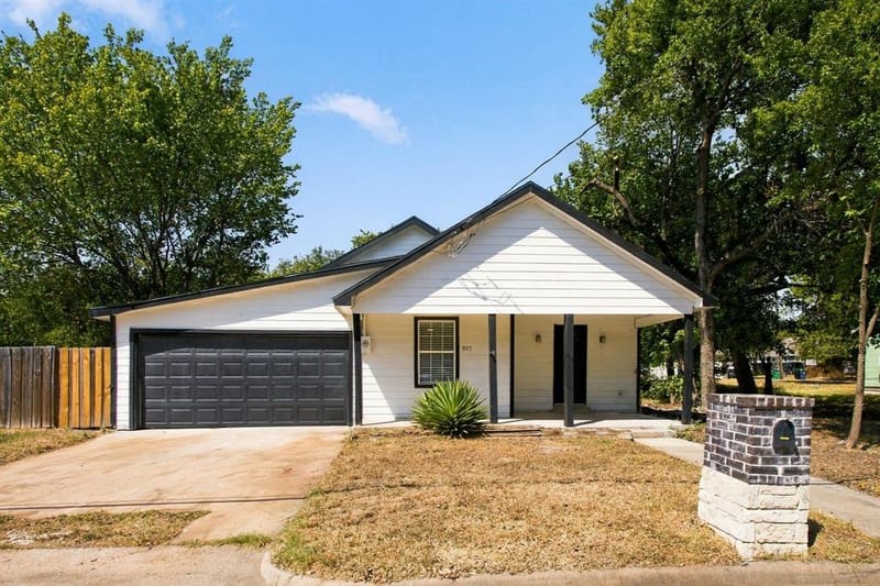 807 Wyatt Street, Waxahachie TX 75165