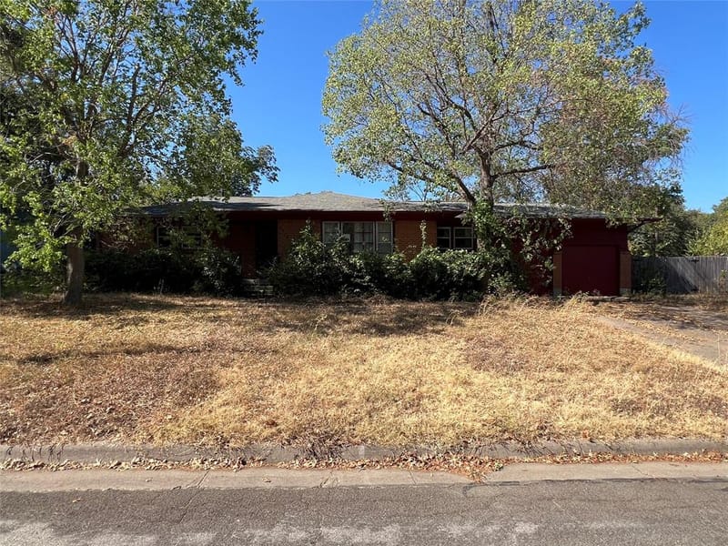 3825 Cornish Avenue, Fort Worth TX 76133 - Photo 2