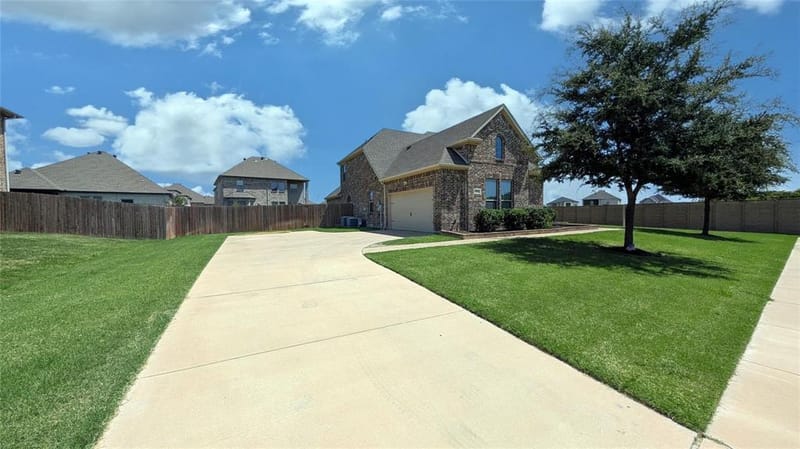 5205 Shelter Point Court, Mansfield TX 76063 - Photo 2