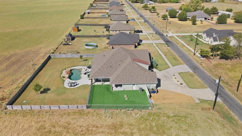 568 Crow Road, Whitesboro TX 76273 - Photo 36