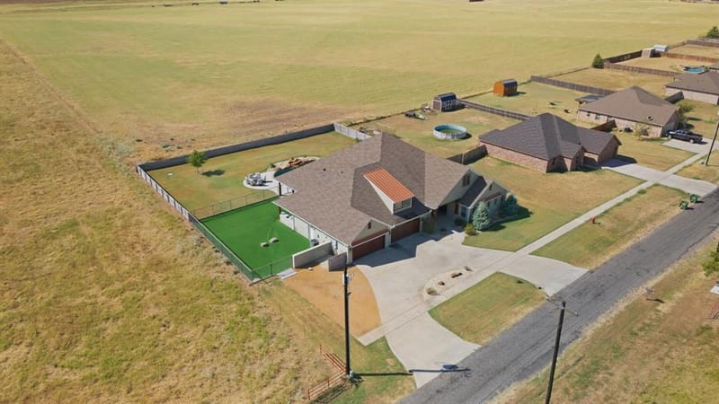 568 Crow Road, Whitesboro TX 76273